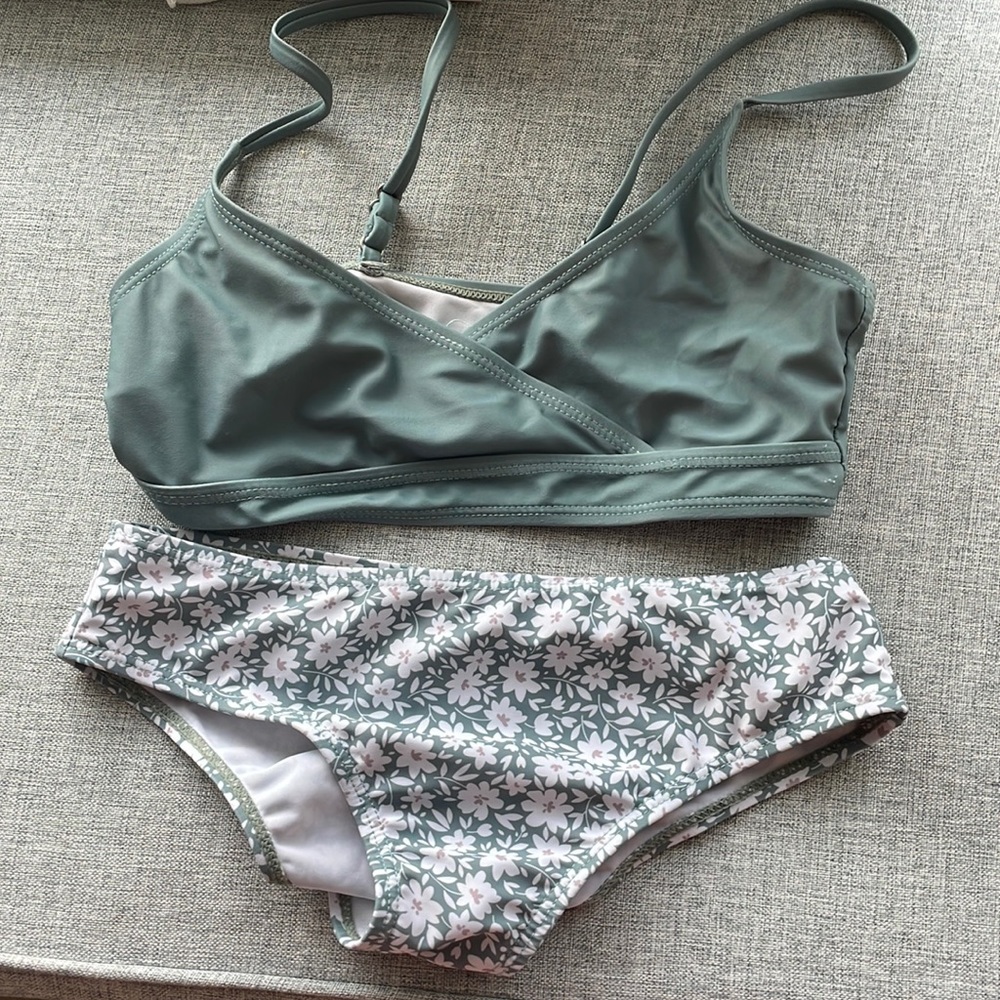 Green floral bikini set size xs